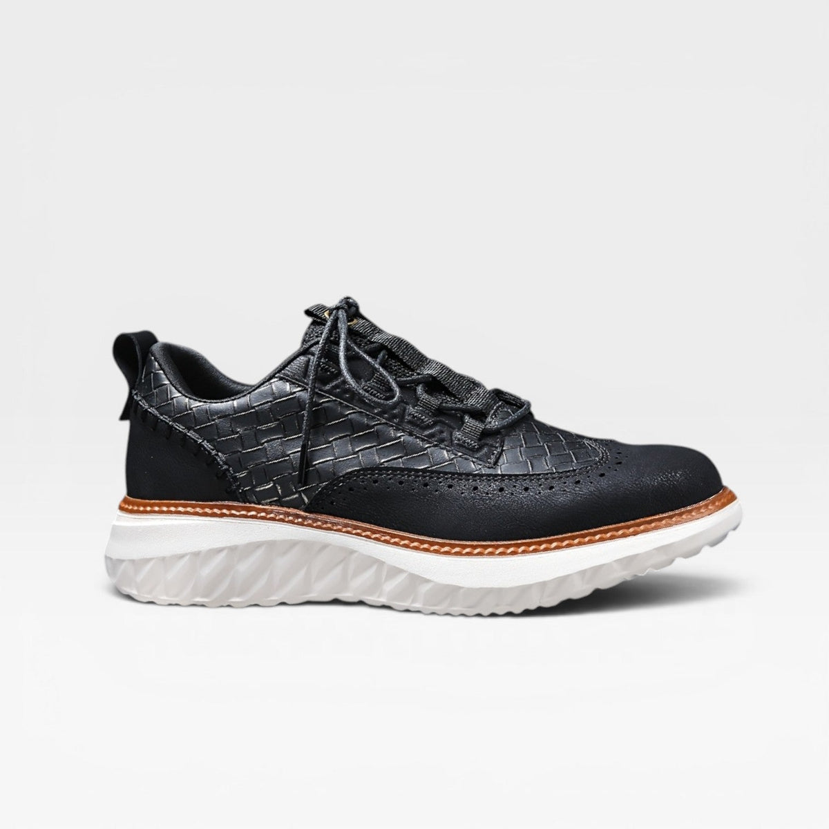 Zapatillas de Cuero Brogue para Hombre – Sneakers Elegantes y Casual