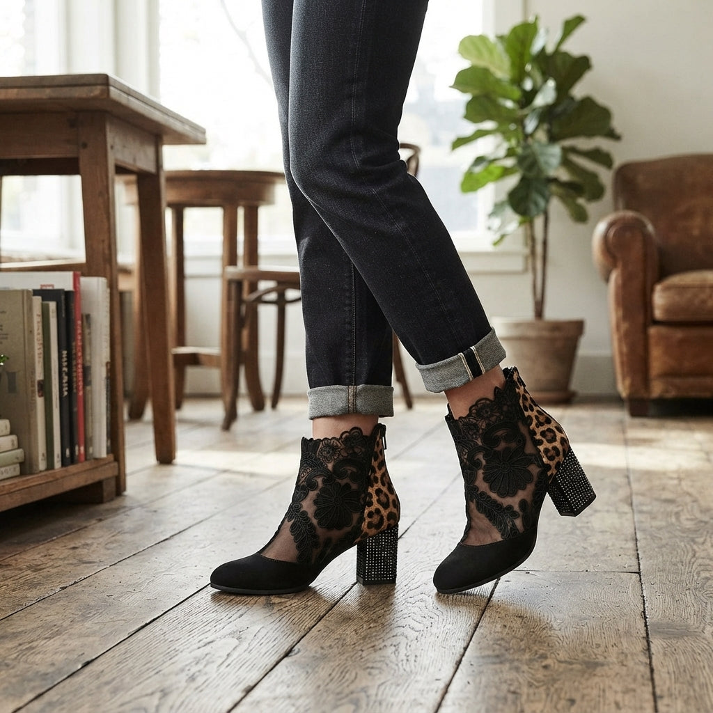 Botines de tacón con encaje floral para mujer