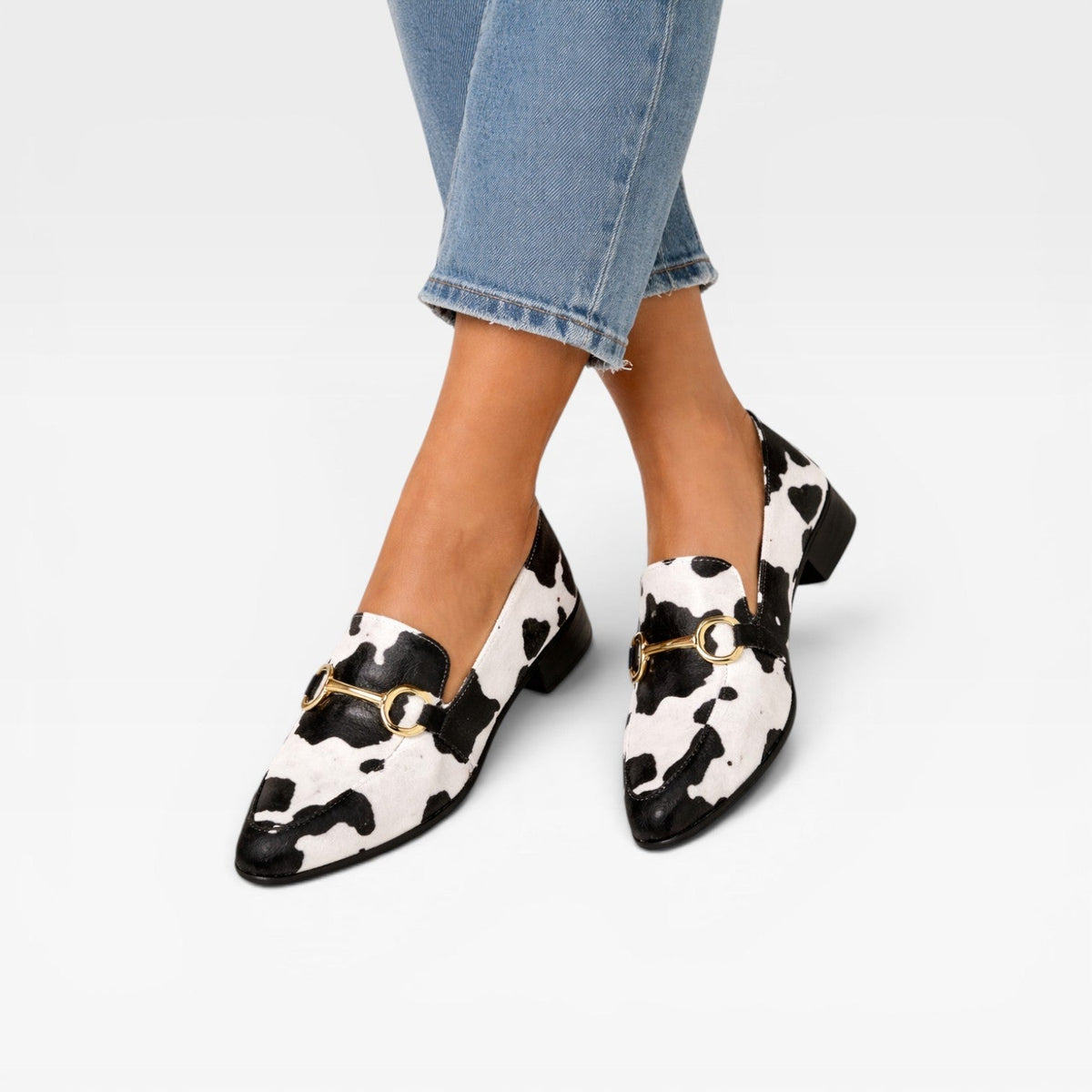 Mocasines de Animal Print para Mujeres – Elegantes Zapatos Preppy con Detalle de Metal
