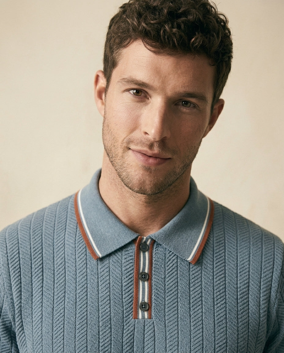 Polo de Punto en Espiga con Cuello Abierto