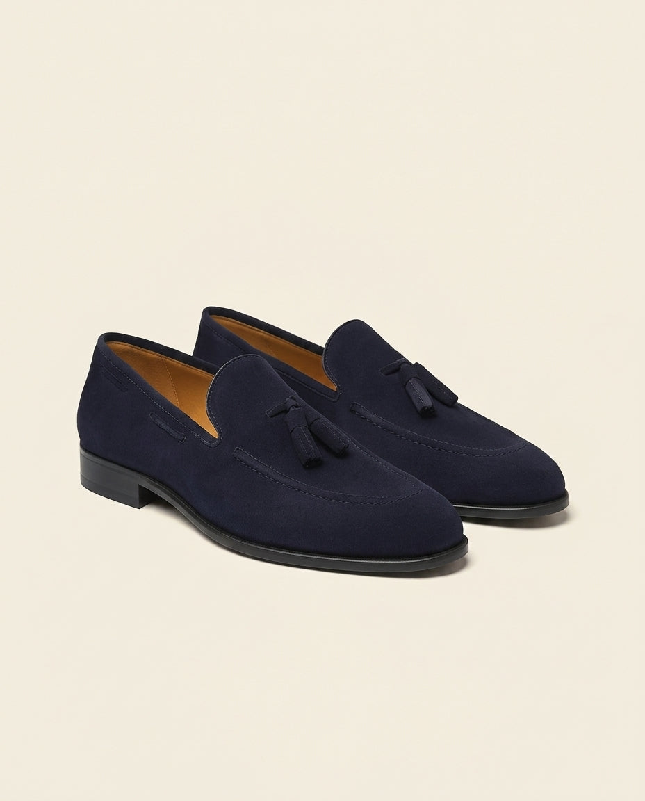 Mocasín de Suede con Borlas en Azul Marino