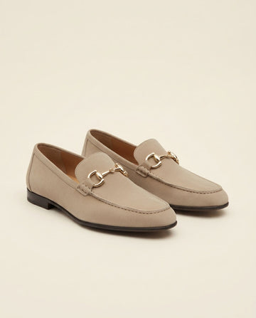 Mocasín de Gamuza con Hebilla Beige