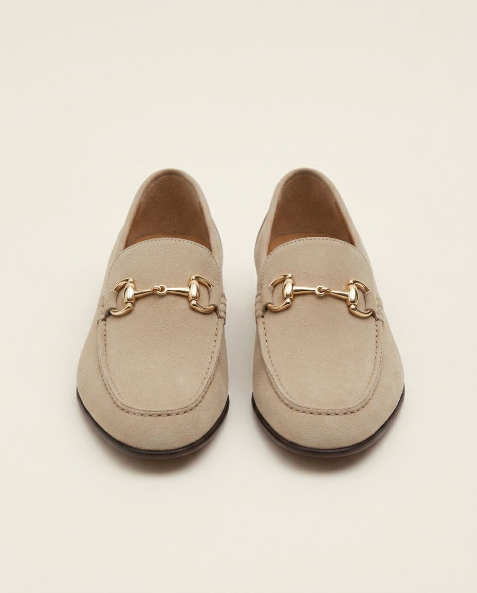 Mocasín de Gamuza con Hebilla Beige