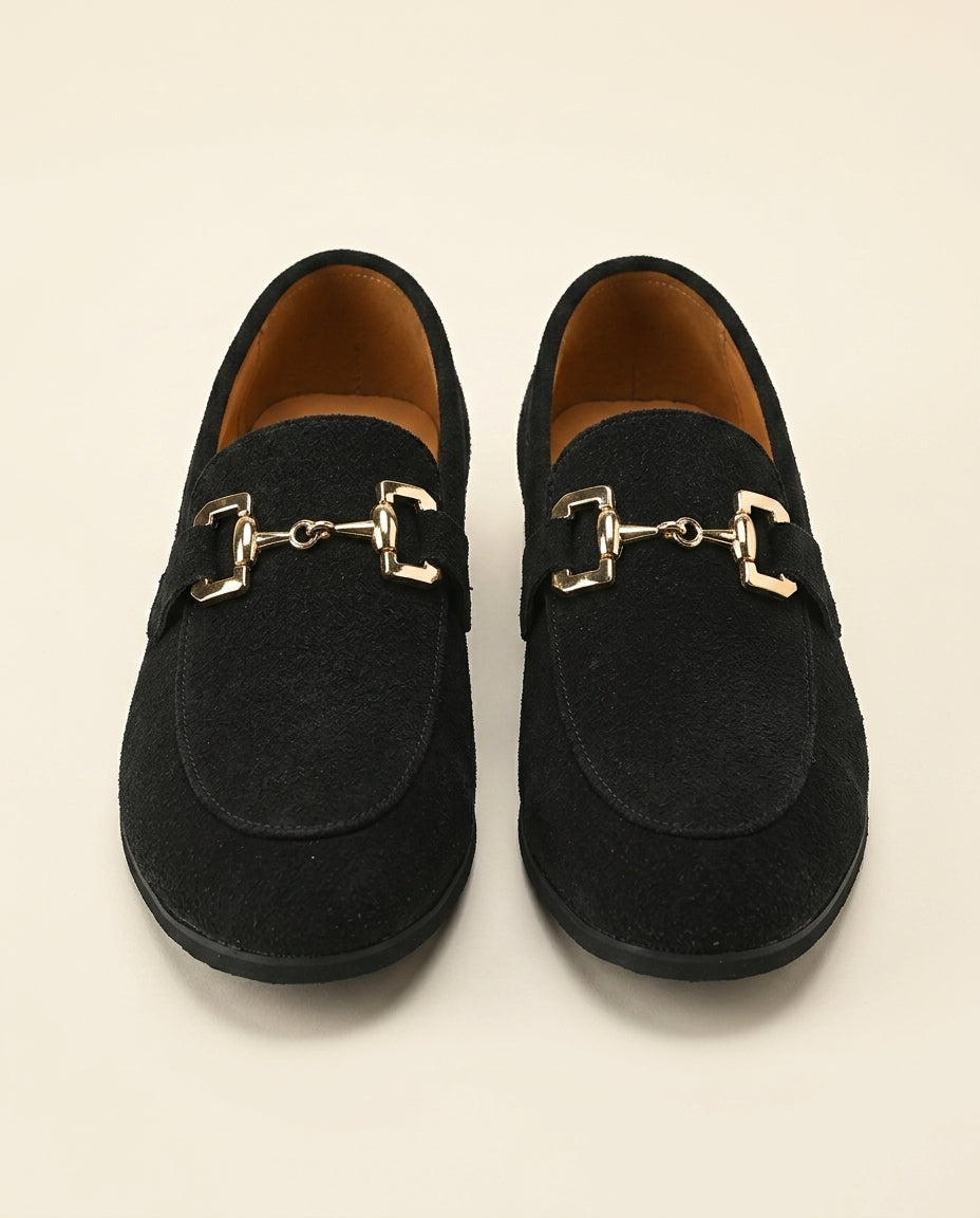 Mocasín de Ante con Hebilla de Caballo Negro