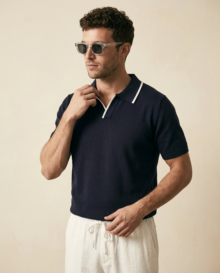 Conjunto de Polo de Punto Marino y Pantalones de Lino Blancos