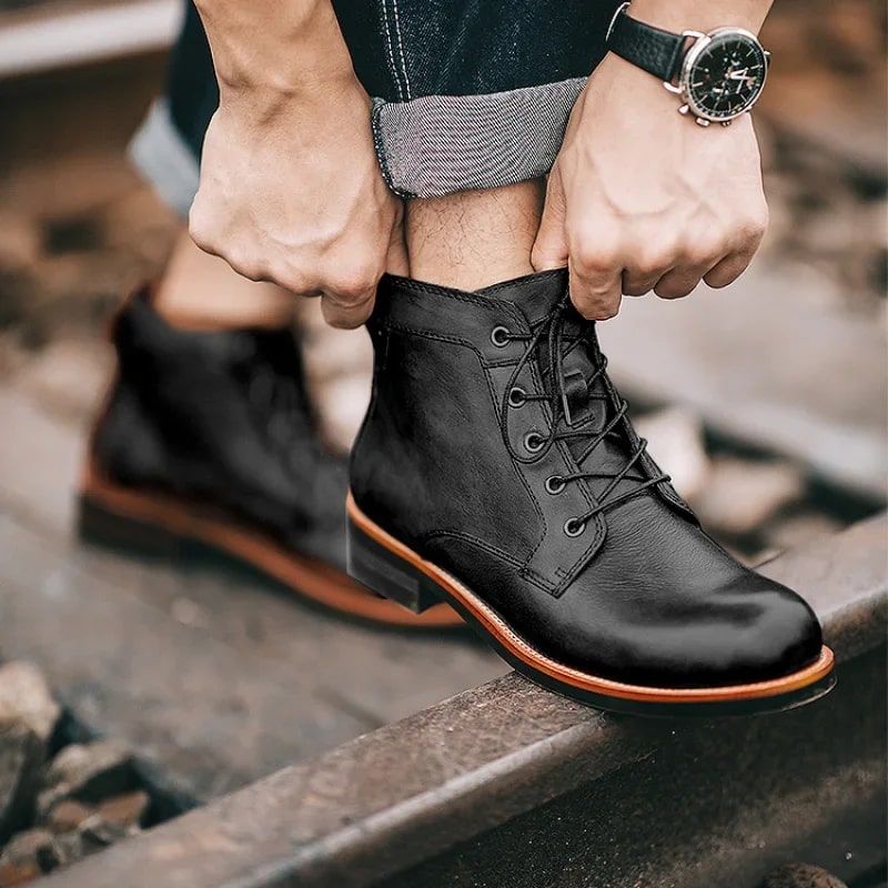 Botas de Cuero para Hombre con Cordones – Botas Clásicas de Tobillo con Correa de Hebilla