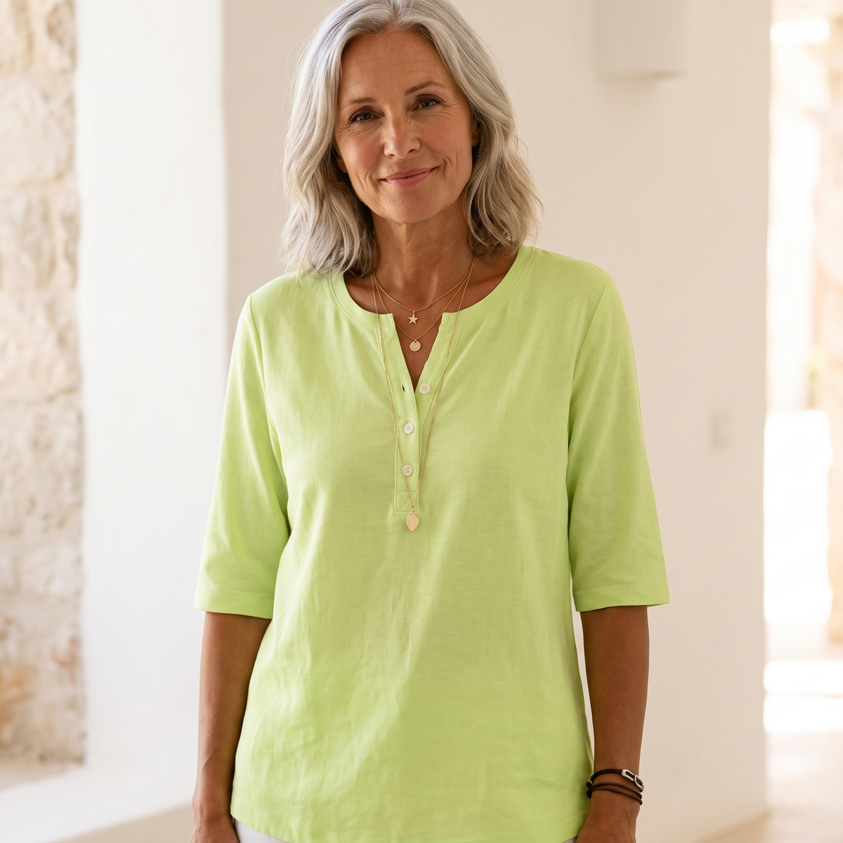 Top Henley con Botones